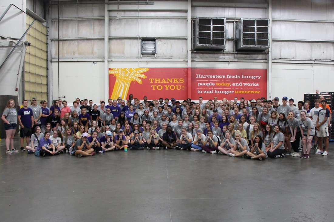 Large group of students posed at Harvesters in Kansas CIty