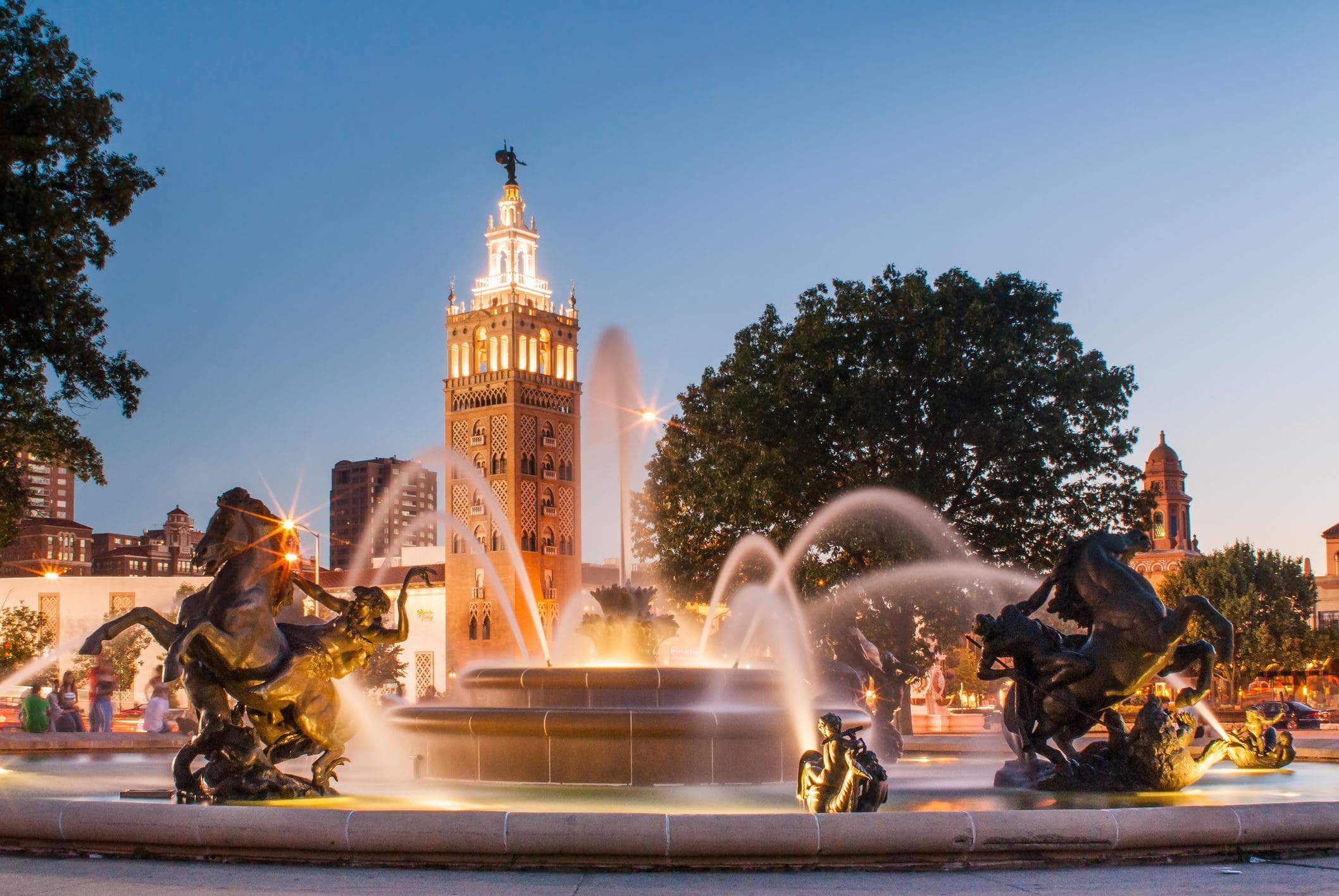 Kansas-City-Missouri-Fountain-at-Country-Club-Plaza