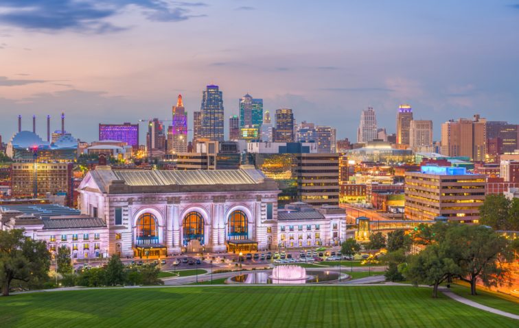 Kansas City skyline with Union Station in the foreground