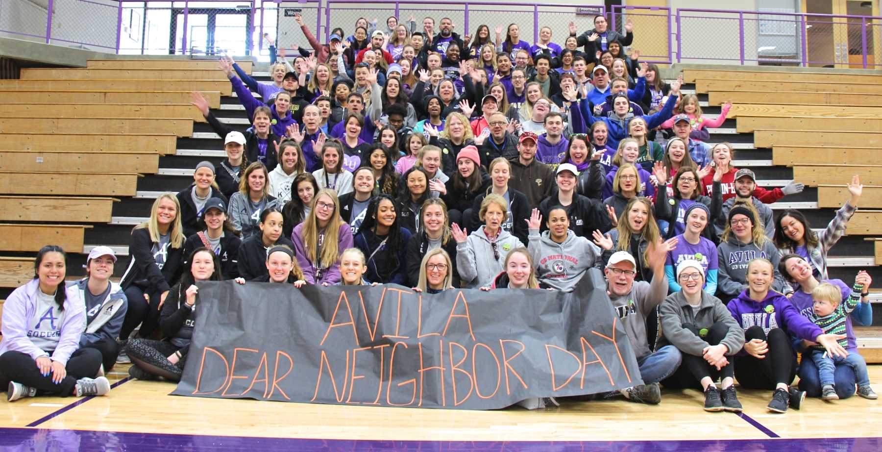 2019 Group shot of Dear Neighbor Day participants in Mabee Fieldhouse