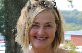 Headshot for Maureen Reardon